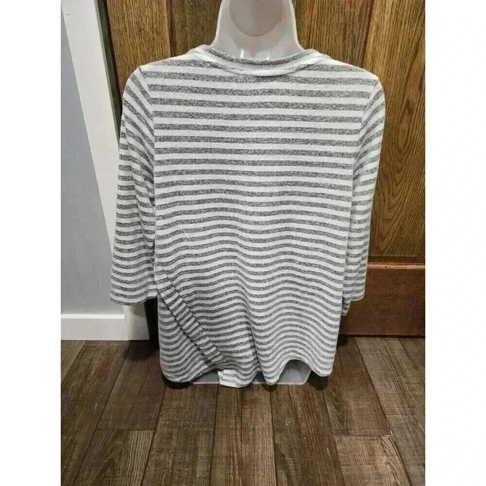 Retrology Grey White striped scoop neck 3/4 sleeves Rhinest buttons stretch Med - Picture 4 of 7